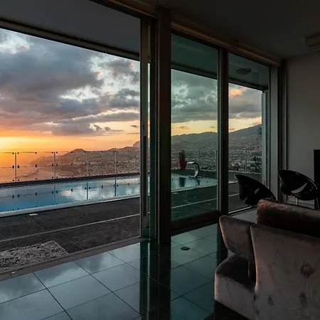 Harbour * Funchal (Madeira)