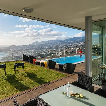 Harbour * Funchal (Madeira)